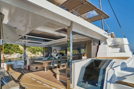 Catana Group Bali 5.4 - 5 + 2 cab Maia