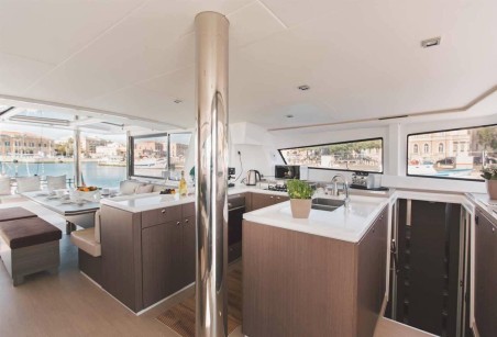 Catana Group Bali 5.4 - 5 + 2 cab Sikelia