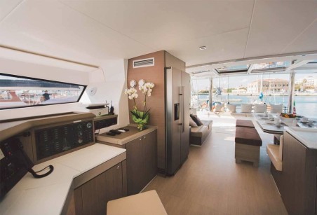 Catana Group Bali 5.4 - 5 + 2 cab Sikelia