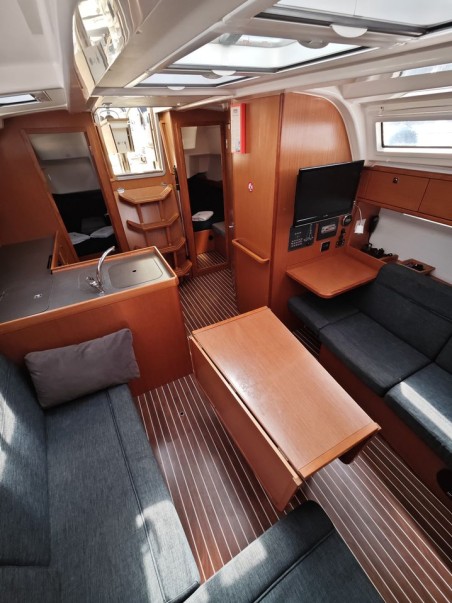 Bavaria Yachtbau Bavaria Cruiser 37 - 3 cab. Almira