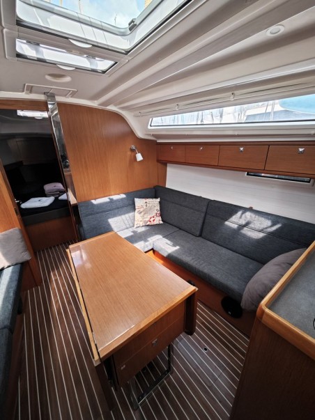 Bavaria Yachtbau Bavaria Cruiser 37 - 3 cab. Almira
