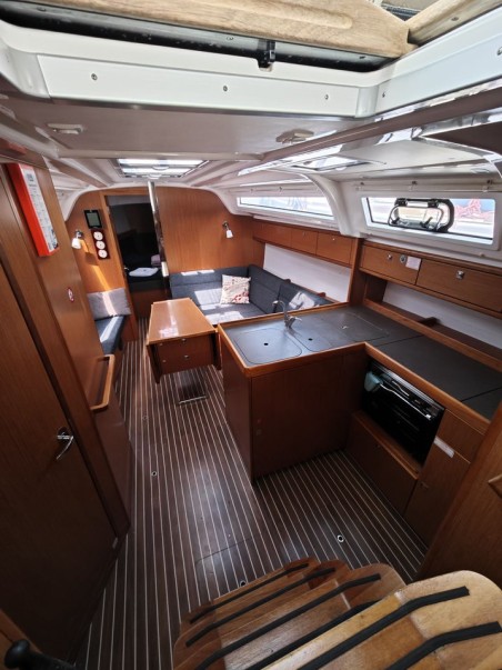 Bavaria Yachtbau Bavaria Cruiser 37 - 3 cab. Almira