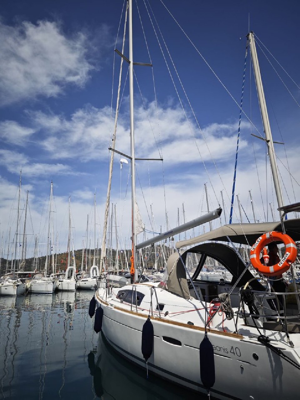 Bénéteau Oceanis 40 Violet