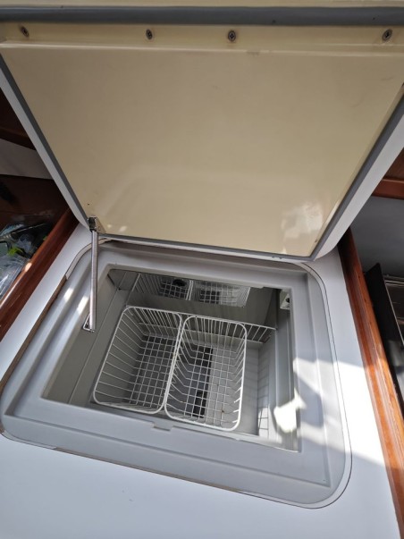 Bénéteau Oceanis 40 Violet