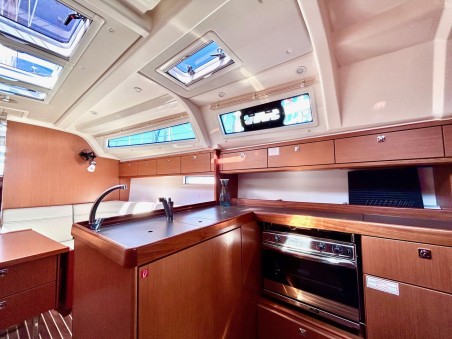 Bavaria Yachtbau Bavaria Cruiser 37 - 3 cab. Enjoy the Silence