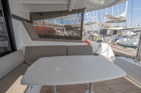 Lagoon-Bénéteau Lagoon 42 - 4 + 1 cab. Day One