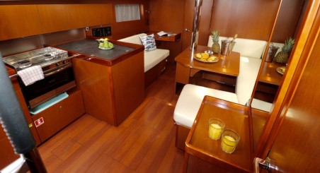 Oceanis 41.1 | Yacht Charter Greece | Travelboat