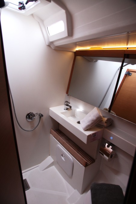 Jeanneau Sun Odyssey 440 - 4 cab. Tommy