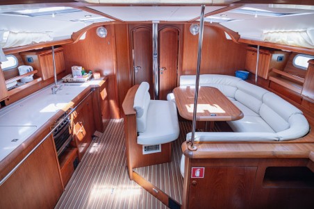 Jeanneau Sun Odyssey 49 Živa