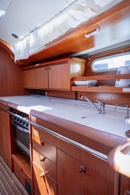 Jeanneau Sun Odyssey 49 Živa