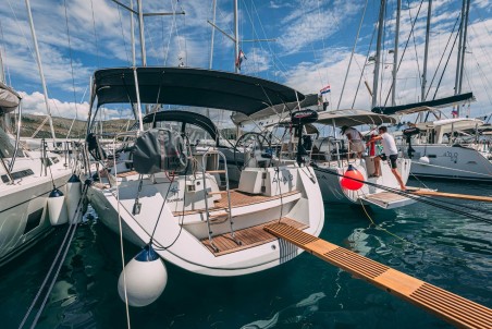 Jeanneau Sun Odyssey 49i Ana B.