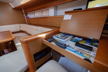Jeanneau Sun Odyssey 49i Ana B.