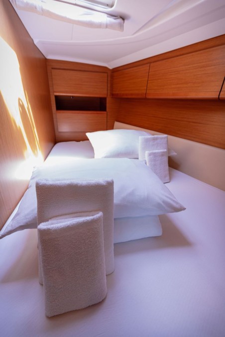 Jeanneau Sun Odyssey 49i Ana B.