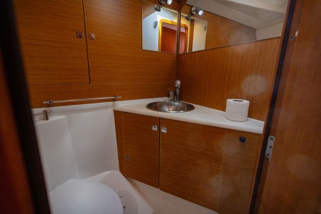 Jeanneau Sun Odyssey 49i Ana B.