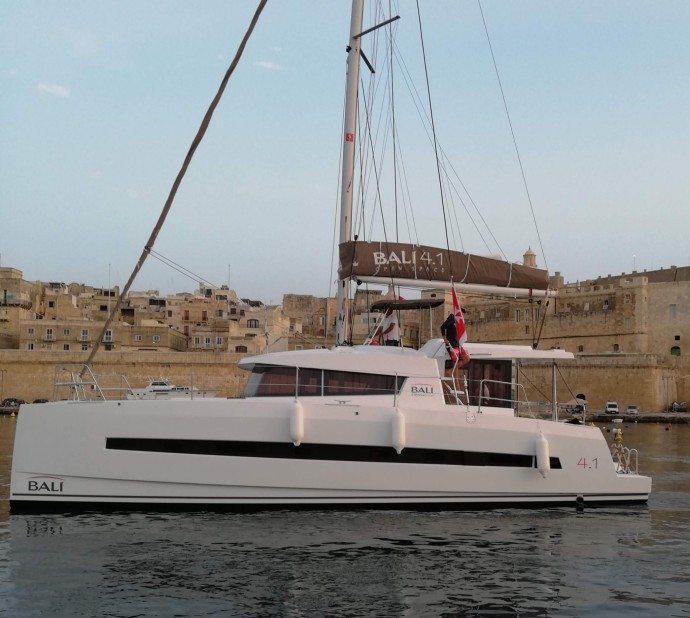 Catana Group Bali 4.1 - 4 cab. Double Five