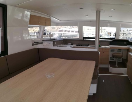Catana Group Bali 4.1 - 4 cab. Double Five