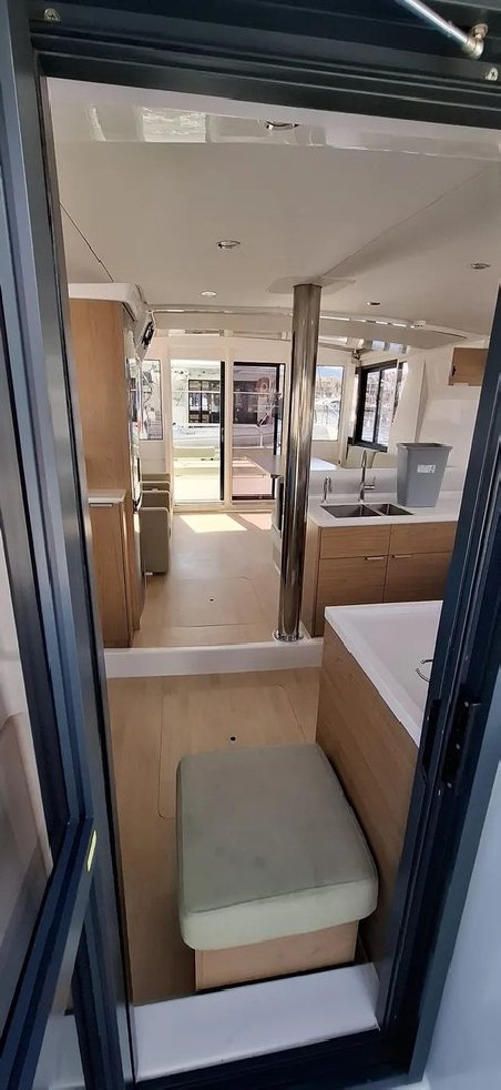 Catana Group Bali 4.2 - 4 + 1 cab. White Pearl