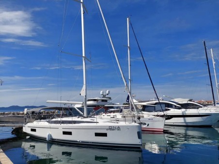 Bavaria Yachtbau Bavaria C42 DNA