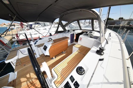 Bavaria Yachtbau Bavaria C42 DNA