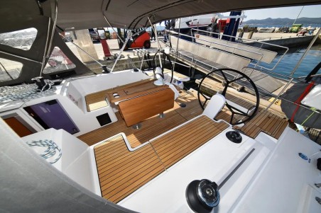 Bavaria Yachtbau Bavaria C42 DNA
