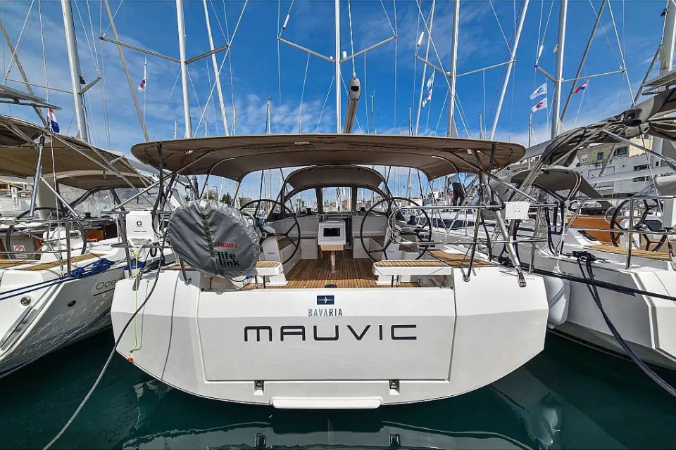 Bavaria Yachtbau Bavaria C42 Mauvic