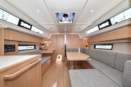 Bavaria Yachtbau Bavaria C42 Mauvic