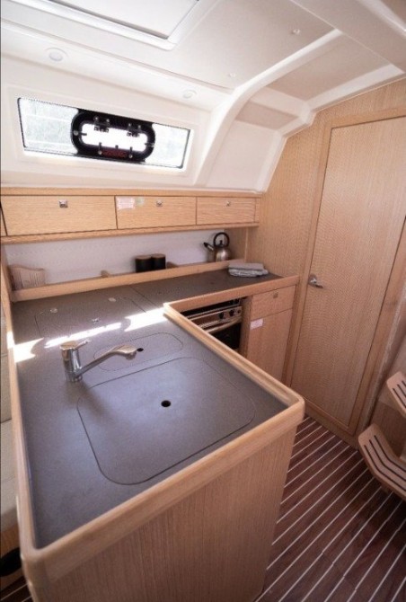 Bavaria Yachtbau Bavaria Cruiser 37 - 2 cab. Kata
