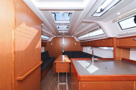 Bavaria Yachtbau Bavaria Cruiser 37 - 3 cab. Lupe