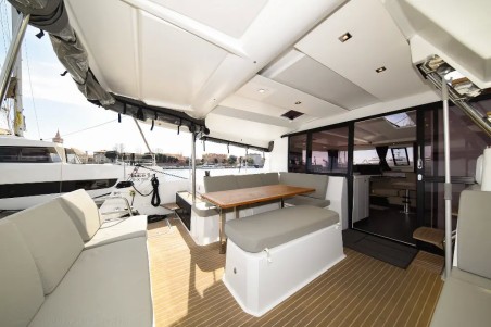 Fountaine Pajot Fountaine Pajot Astrea 42 - 4 + 2 cab. Le Bart