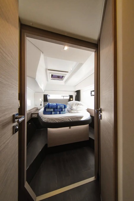 Fountaine Pajot Fountaine Pajot Astrea 42 - 4 + 2 cab. Le Bart