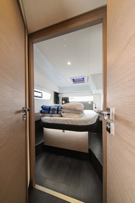 Fountaine Pajot Fountaine Pajot Astrea 42 - 4 + 2 cab. Le Bart