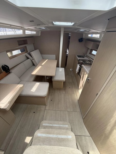 Bénéteau Oceanis 37.1 Karyatis