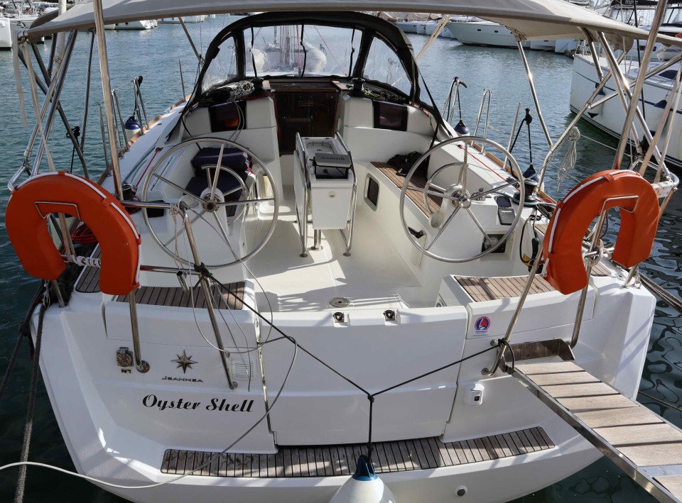 Jeanneau Sun Odyssey 379 Oyster Shell