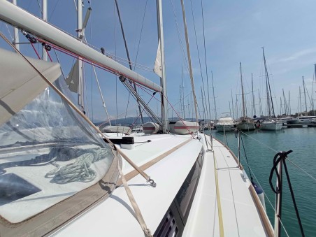 Jeanneau Sun Odyssey 439 Blue Swan