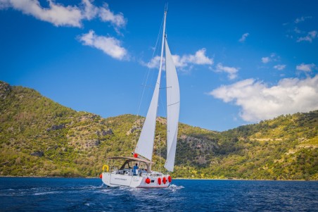 Jeanneau Sun Odyssey 440 - 4 cab. White Rabbit