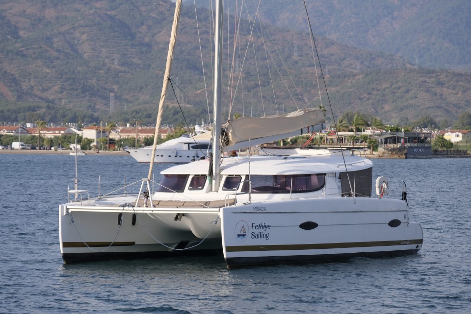 Fountaine Pajot Lipari 41 - 4 + 2 cab. Mirada