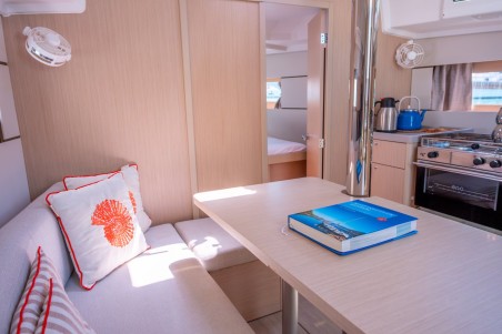 Bénéteau Oceanis 38.1 Triton 89