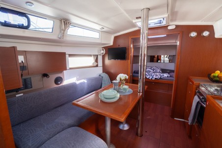 Bénéteau Oceanis 38.1 Hydra