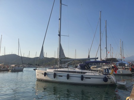 Bavaria Yachtbau Bavaria Cruiser 41 - 3 cab. Miber Rhea