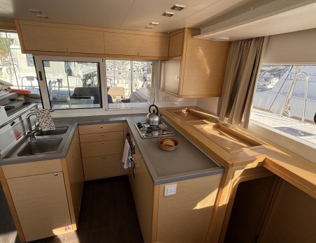 Lagoon-Bénéteau Lagoon 450 F - 4 + 2 cab. Lu Lu