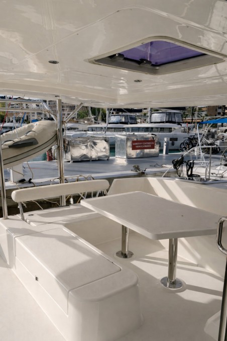 Leopard Catamarans / Robertson & Caine Leopard 44 Portals Vells