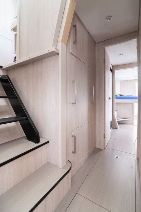 Leopard Catamarans / Robertson & Caine Leopard 58 Between