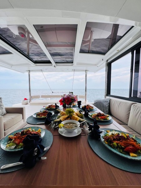 Catana Group Bali 4.6 - 4 + 1 cab. First Tracks