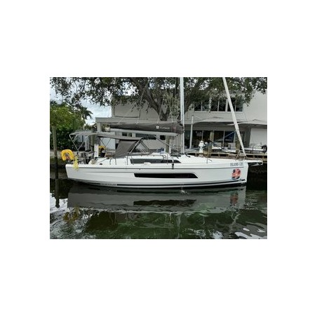 Dufour Yachts Dufour 37 - 3 cab. Island Girl