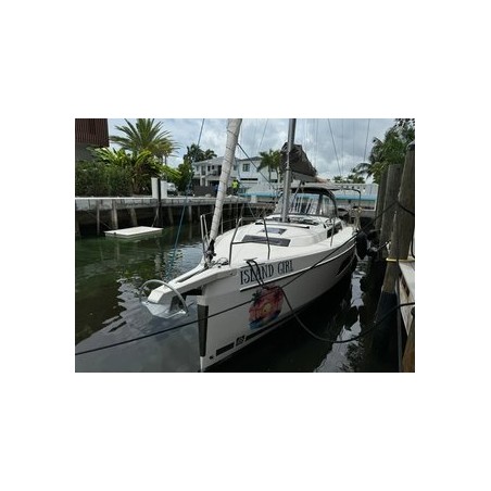 Dufour Yachts Dufour 37 - 3 cab. Island Girl