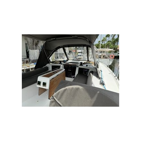 Dufour Yachts Dufour 37 - 3 cab. Island Girl