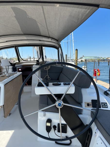Dufour Yachts Dufour 430 - 3 cab. Opportune Moment