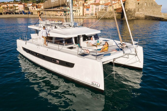 Bali 4.6 | Yacht Charter Bahamas | Travelboat